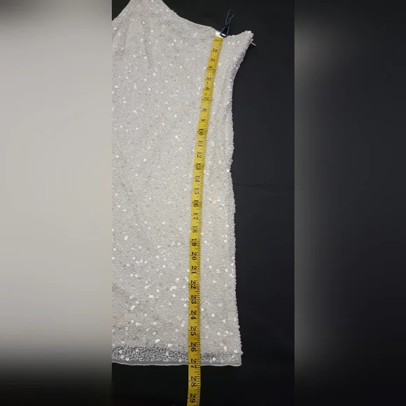 Aidan Mattox Women's Dress|| Color: White With Sequins|| Size:4 - Picture 7 of 7